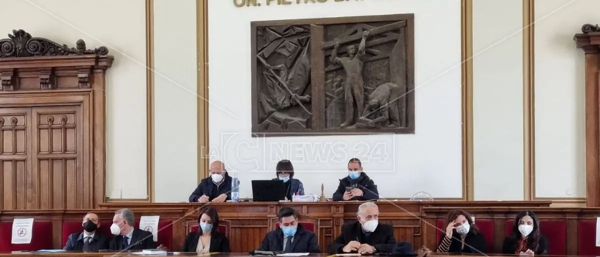 Consiglio comunale di Reggio Calabria, il centrodestra presenta una mozione di sfiducia