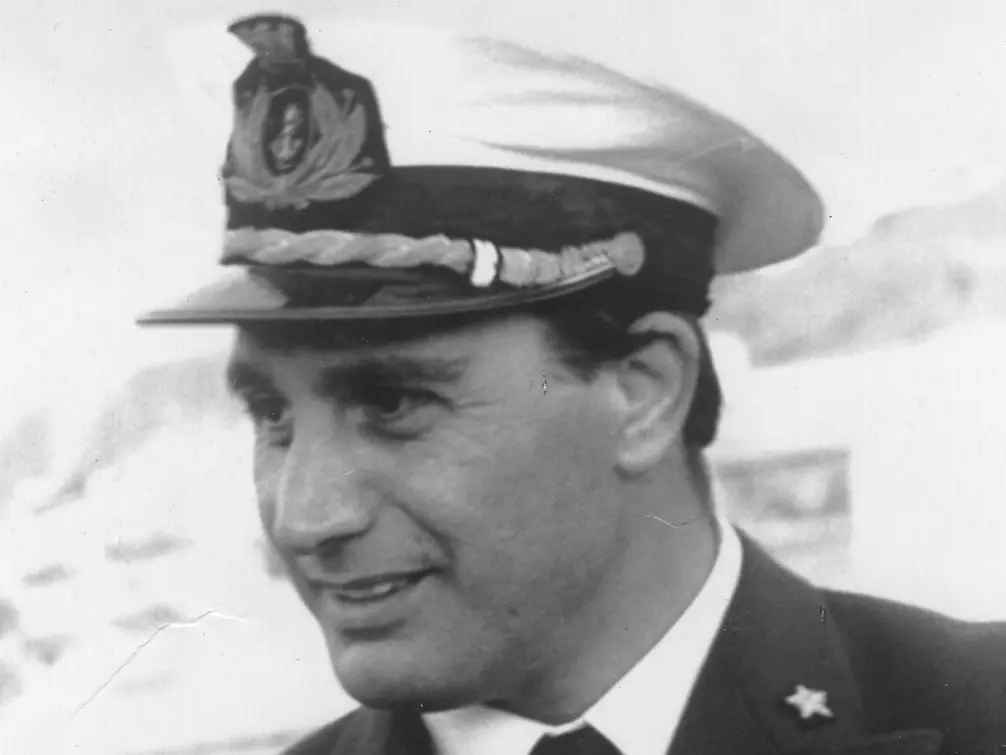 Ventisei anni fa moriva il capitano De Grazia, la moglie: «Lo rivedo nell’amore dei miei figli per la natura»