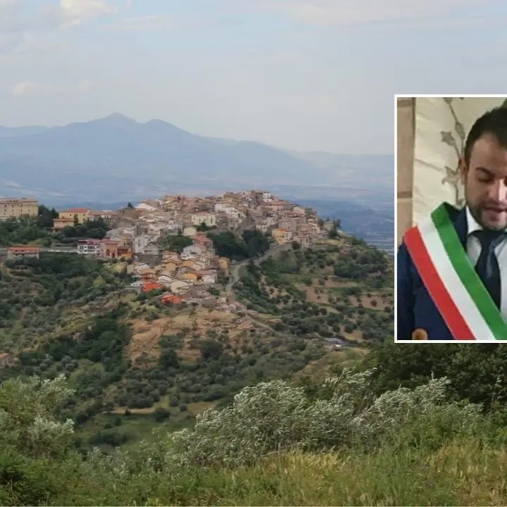 Covid nel Cosentino, a Santa Sofia d’Epiro crescono i casi: il sindaco chiude le scuole