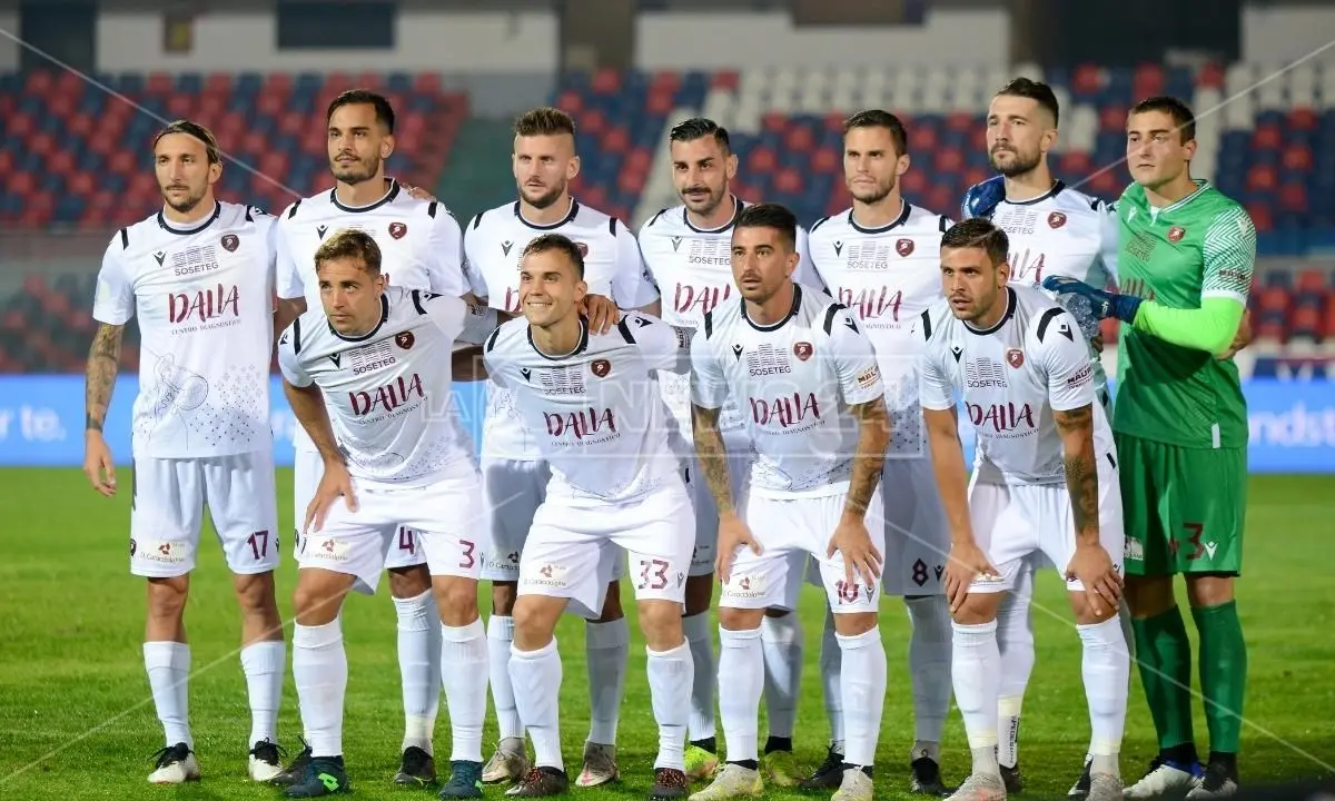 Reggina, ecco come potrebbe scendere in campo la squadra di Toscano: si resta con le due punte?