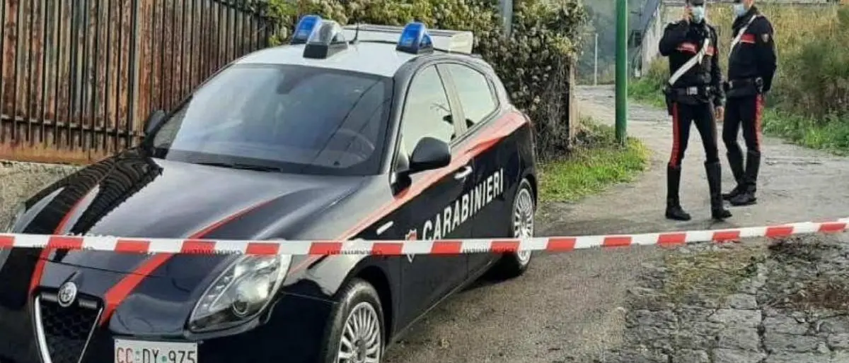 Donna uccisa in strada a colpi d’arma da fuoco nel Catanese, trovato morto il presunto omicida