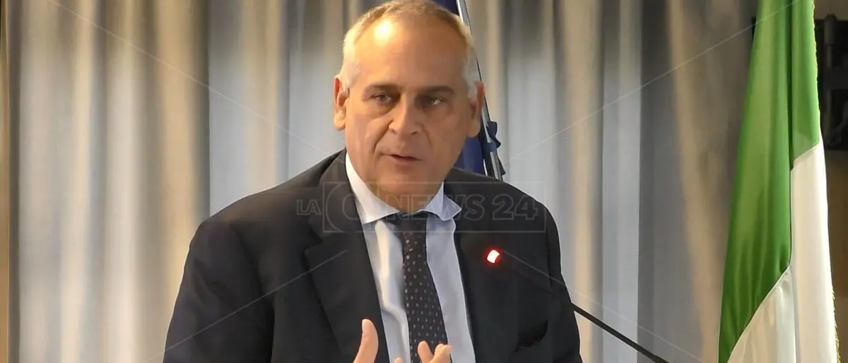 Il capo della polizia Giannini a Roccella Jonica: «È prioritario salvare vite umane»