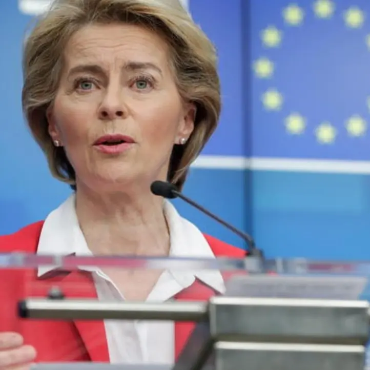 Variante Omicron, von der Leyen (Ue): «Si diffonde a ritmo feroce. Potrebbe bucare i vaccini»