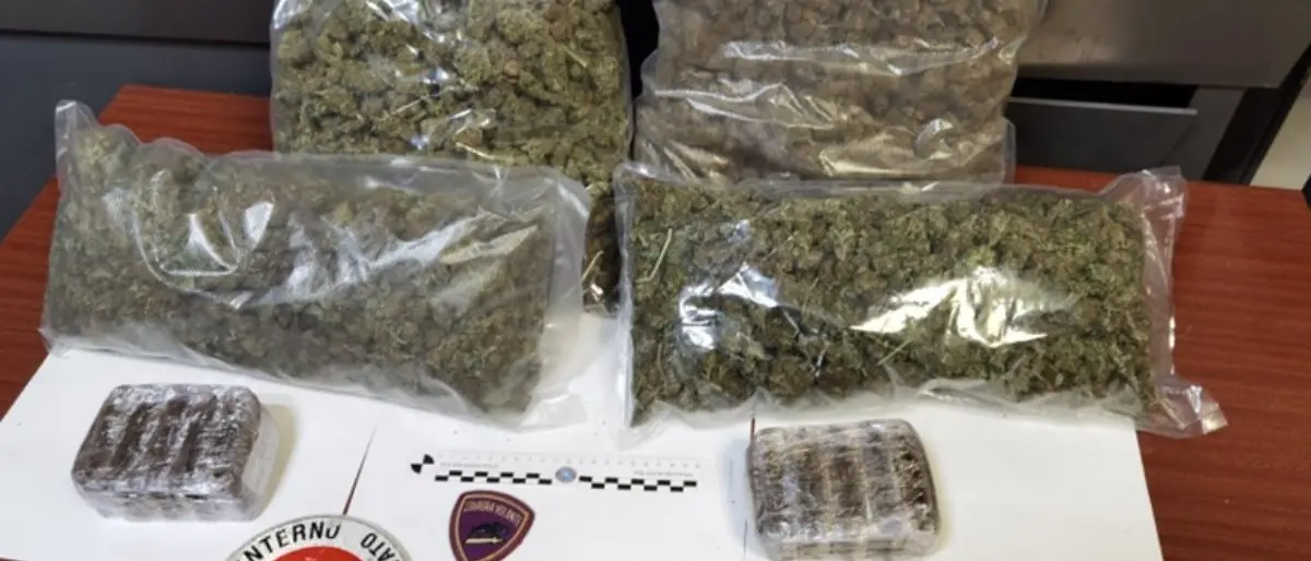 Beccato in auto con 4 chili di droga, arrestato 31enne crotonese