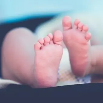Covid Cosenza, si sono aggravate le condizioni della bimba di 6 mesi: è stata intubata