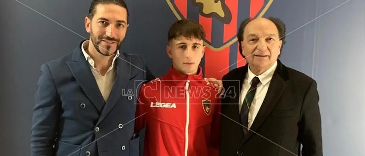 Cosenza, il centrocampista Florenzi rinnova con i rossoblù. L’agente: «Siamo soddisfatti»