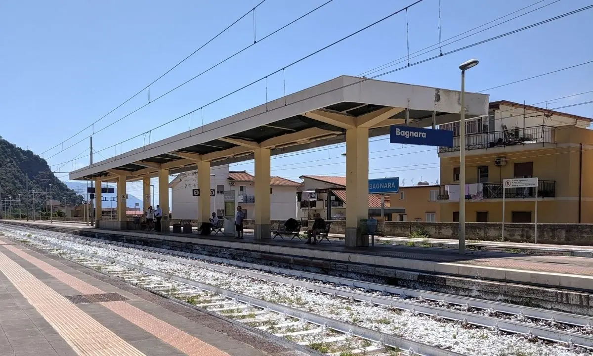 Massi sui binari, ripristinata la circolazione sulla tratta tra Rosarno e Reggio