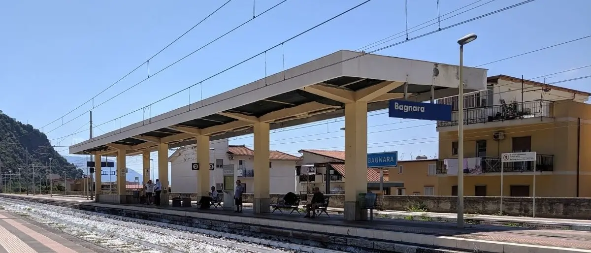 Massi sui binari, ripristinata la circolazione sulla tratta tra Rosarno e Reggio