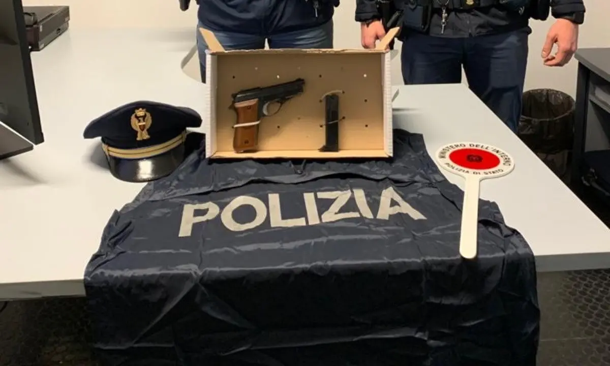 Porto abusivo di arma e ricettazione, 29enne arrestato nel Reggino