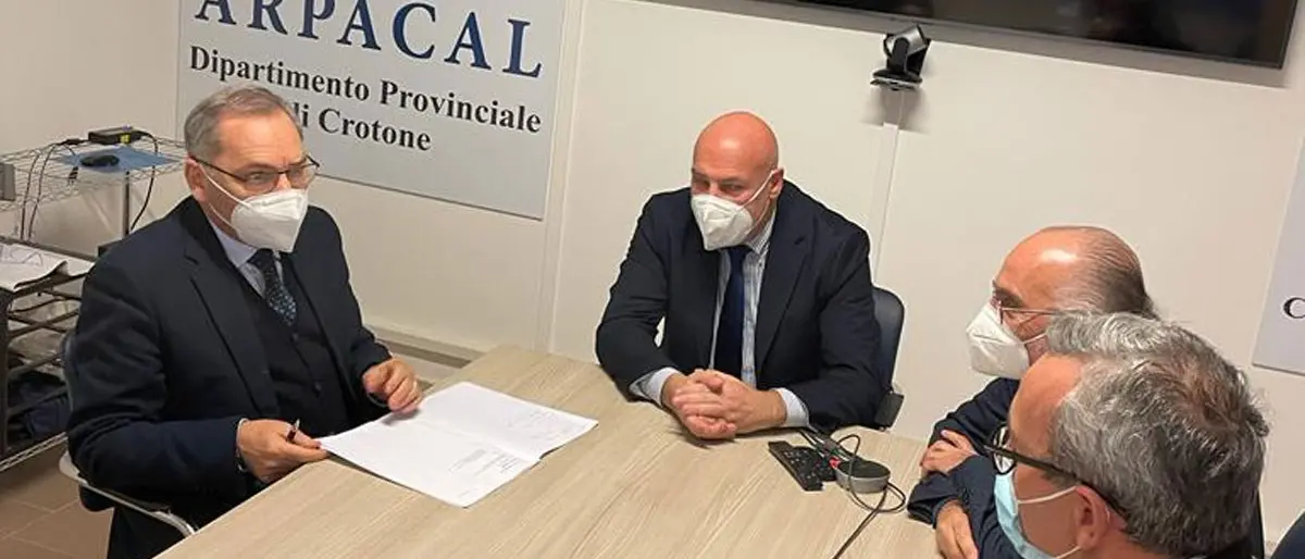 Incontro sui temi ambientali tra il sindaco Voce e l’Arpacal: «Serve commissario per le bonifiche»