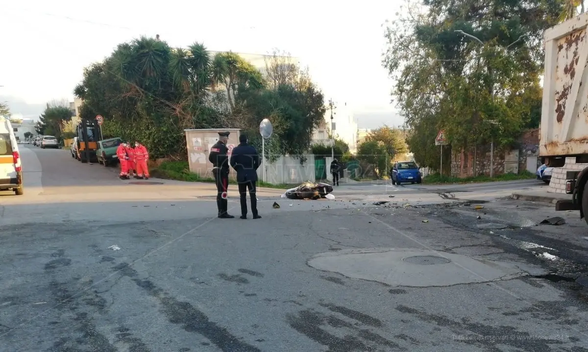 Incidente a Gioia Tauro, morto un centauro nello scontro con un camion