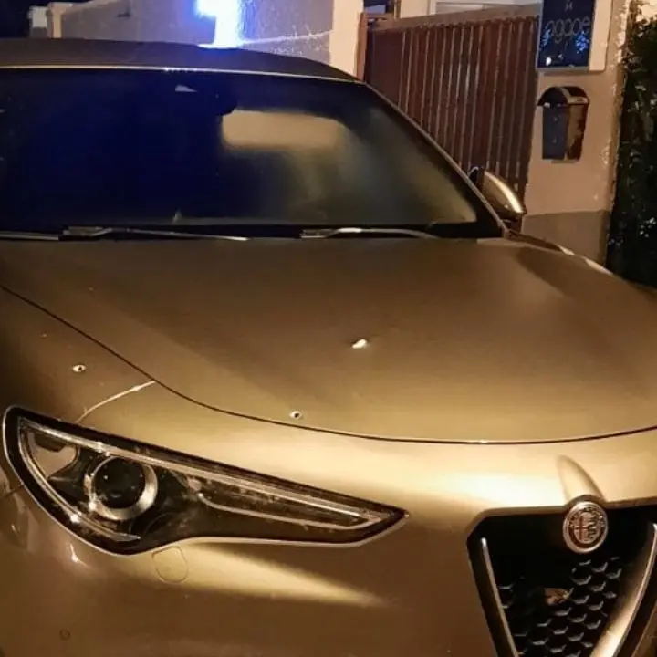 Cetraro, colpi di pistola contro l’auto di un imprenditore: indagano i carabinieri