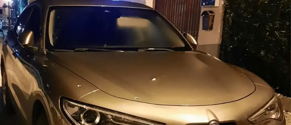 Cetraro, colpi di pistola contro l’auto di un imprenditore: indagano i carabinieri