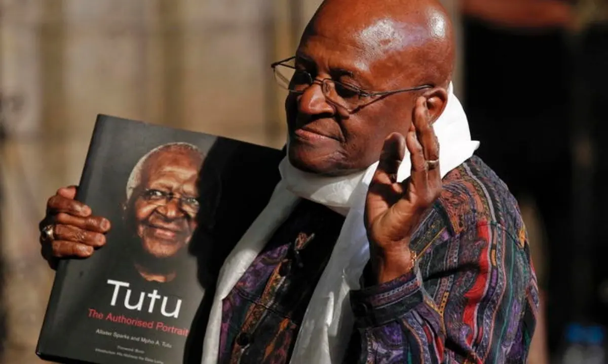 È morto Desmond Tutu, eroe della riconciliazione del Sudafrica e Nobel per la pace 1984