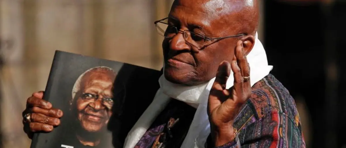È morto Desmond Tutu, eroe della riconciliazione del Sudafrica e Nobel per la pace 1984