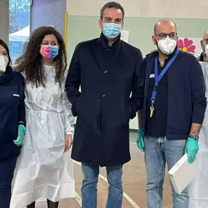 Covid, Occhiuto: «Più vaccini e posti letto per scongiurare la zona arancione»