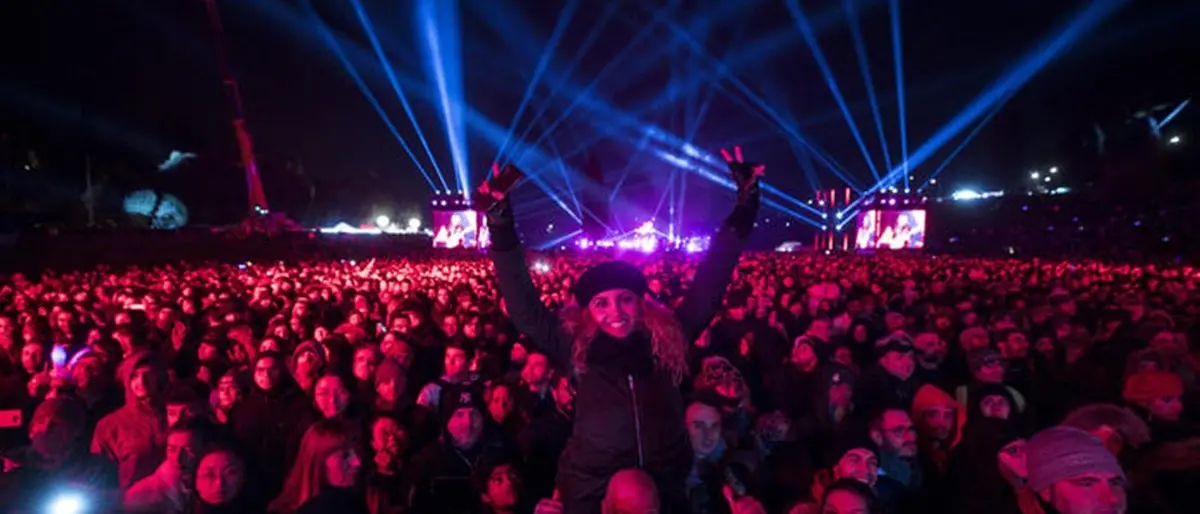 Covid, Omicron spegne il Capodanno: cancellati concerti e feste in piazza