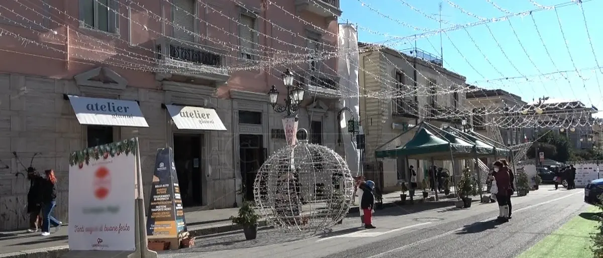 Il Covid avanza a Lamezia, dieci locali chiusi in pochi giorni a causa di contagi tra dipendenti