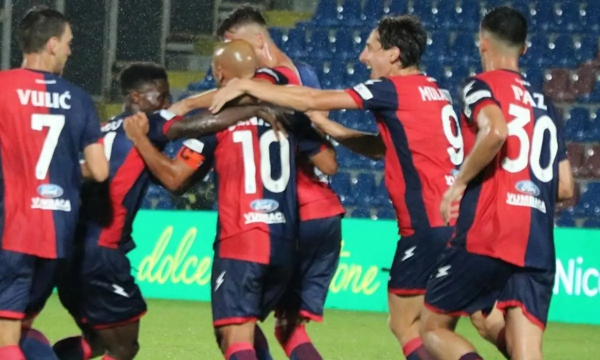 Calciomercato Crotone, Benali e Molina con le valige in mano. Sondaggio per Ariaudo e Delli Carri