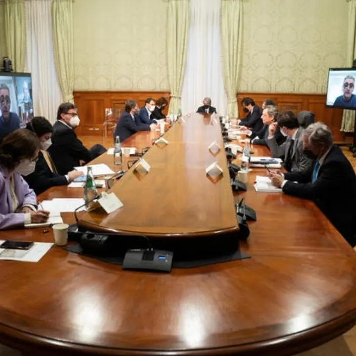 Niente quarantena per chi ha la terza dose e nessun obbligo vaccinale per i lavoratori, il Governo ha deciso