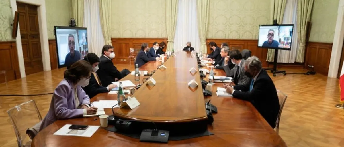 Niente quarantena per chi ha la terza dose e nessun obbligo vaccinale per i lavoratori, il Governo ha deciso