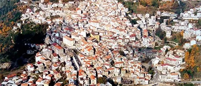 Covid nel Catanzarese, a Sersale troppi contagi: il sindaco blinda il paese