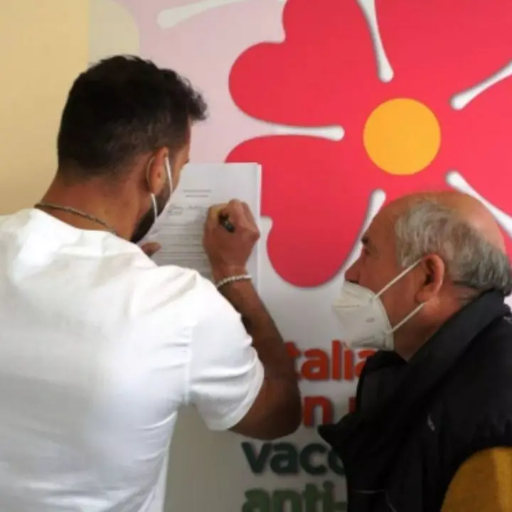 Covid, in Calabria le vaccinazioni non si fermano neanche a Capodanno: lista e orari degli hub
