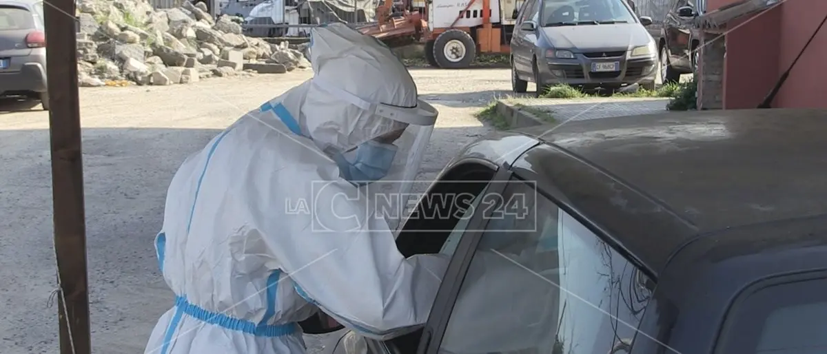 Lamezia nel vortice della quarta ondata: casi in aumento e tracciamento sempre più fragile