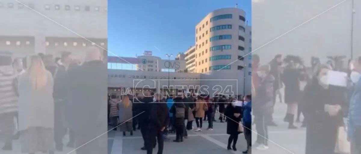 Vaccini anti Covid, a Rende grande affluenza per l’open day