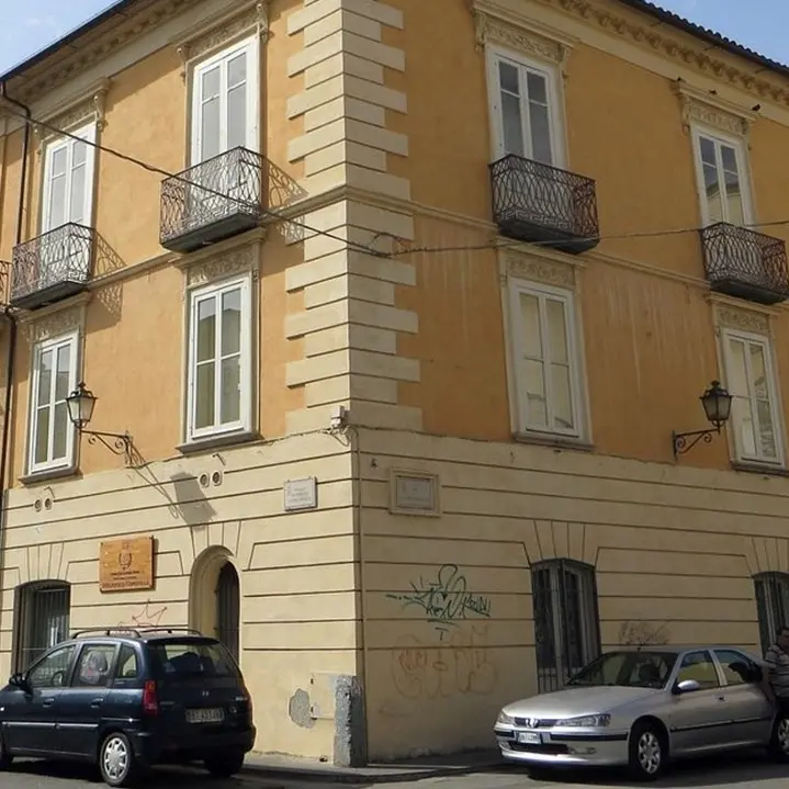 Lamezia, la biblioteca comunale si arricchisce di migliaia di libri donati