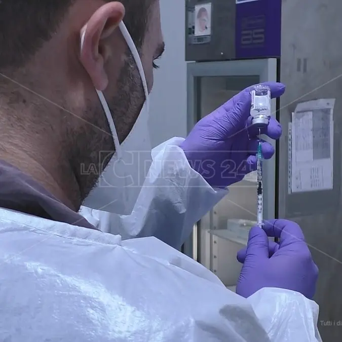 Vaccini, Occhiuto: «Calabria prima in Italia per somministrazioni nei primi giorni di gennaio»