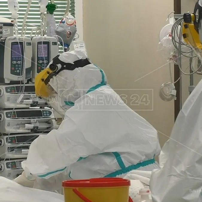 Covid, in Calabria in terapia intensiva solo no vax pentiti: «Dopo il ricovero si convincono a curarsi»