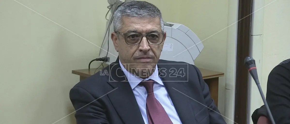 Covid, a Cassano allo Ionio il sindaco sospende il servizio refezione scolastica