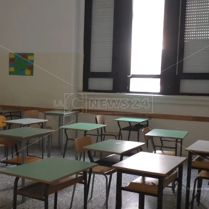 Scuole chiuse in Calabria, nel Crotonese quasi tutti i Comuni rinviano il rientro in aula