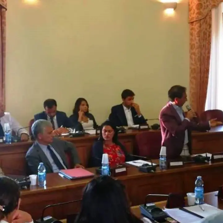 Corigliano Rossano, gestione Covid in città: il sindaco Stasi nel mirino dell’opposizione