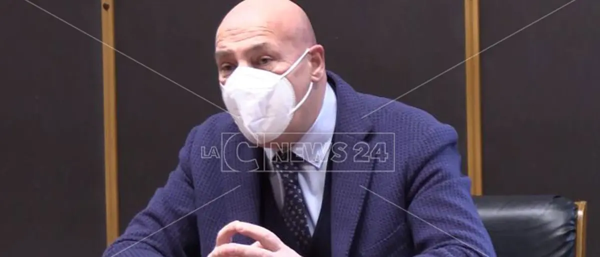 Crotone, sindaco scrive a Occhiuto: «Autorizzare posti letto Covid in strutture private accreditate»