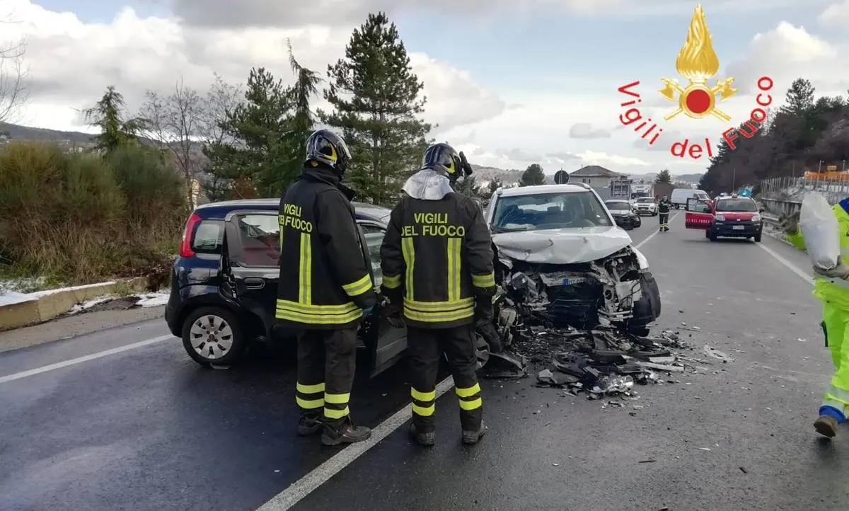 Incidente a San Giovanni in Fiore, un morto e due feriti