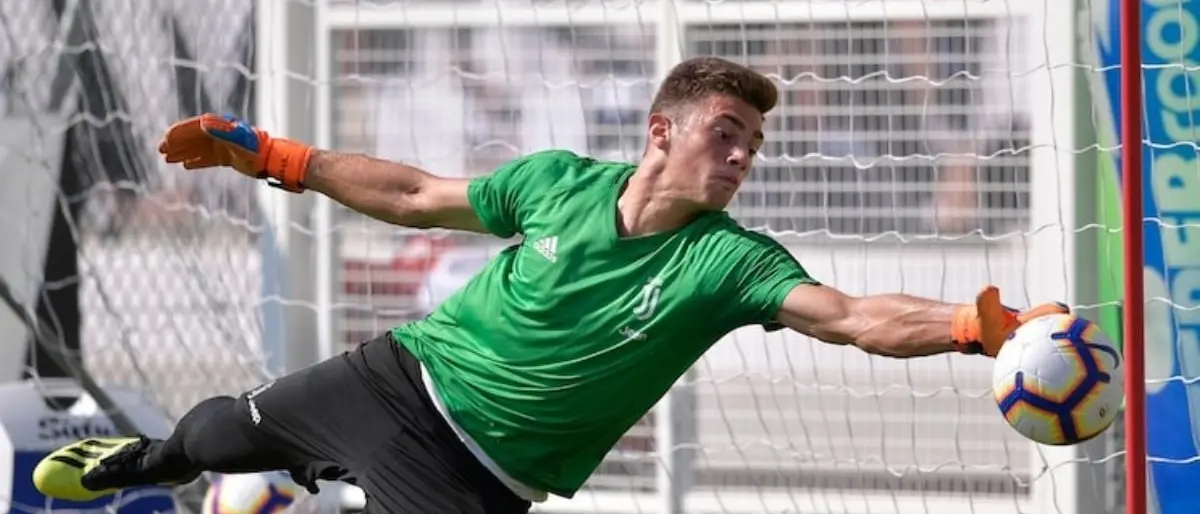 Calciomercato Cosenza, il primo movimento ufficiale è una cessione: Del Favero torna alla Juventus