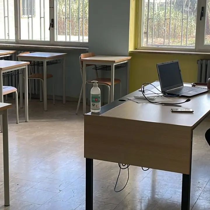 Corigliano Rossano, protesta contro la gestione dell’emergenza Covid nelle scuole: gli studenti vogliono la Dad