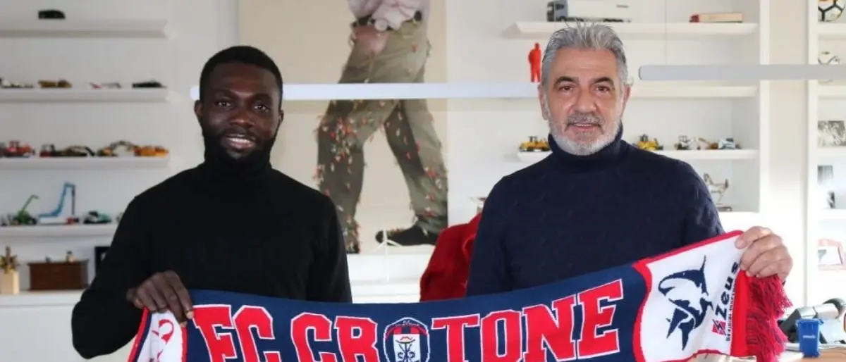 Crotone, «Benvenuto nella famiglia rossoblù, Theo!»: i pitagorici annunciano Awua