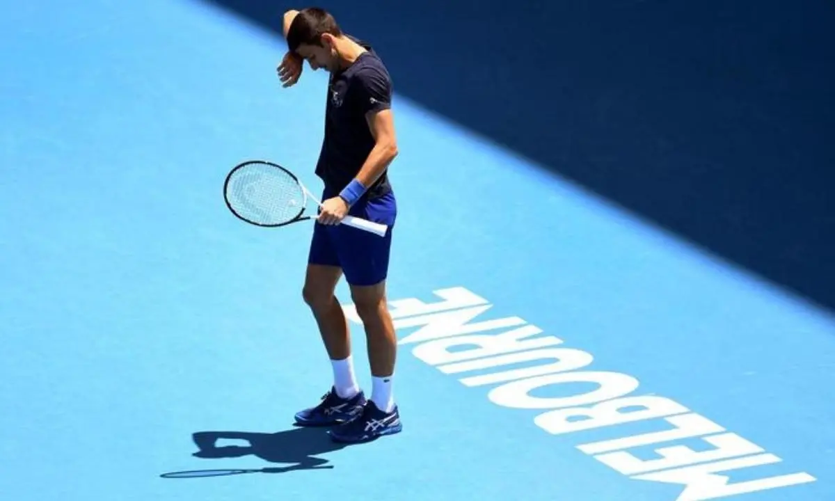 L’ammissione di Djokovic: «Ero positivo al Covid ma ho rotto l’isolamento per un'intervista»