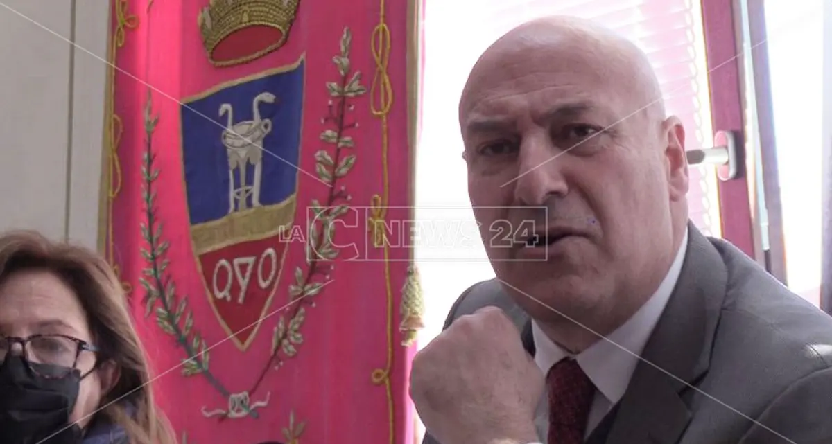 Crotone, il sindaco Voce resiste: «Non hanno i numeri per buttarmi giù». E sulla ‘ndrangheta: «Qui non entra»