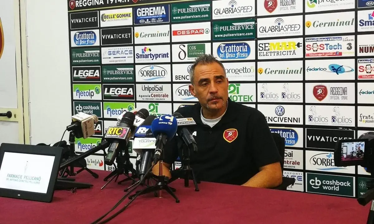 Verso Reggina-Brescia. Toscano: «La bacchetta magica ce l’hanno i calciatori»