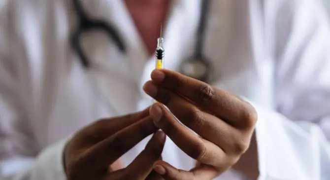 Covid, Ippolito (Spallanzani): «Chi ha contratto il virus non deve vaccinarsi»