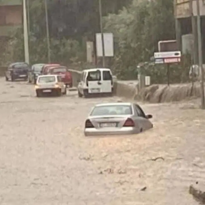 Maltempo Reggio Calabria, il Comune: «Non uscite di casa e raggiungete i piani alti»