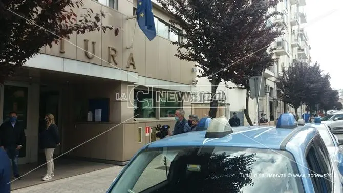 Cosenza, in casa con la droga e una bicicletta rubata: arrestato 38enne