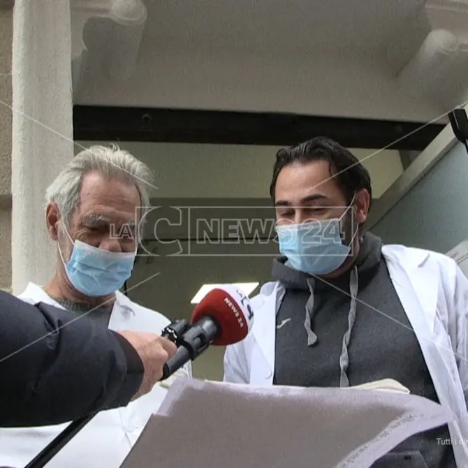 Accusato di riciclare i soldi dei clan: Palmi difende Recordare, mentre a Gioia è inviso