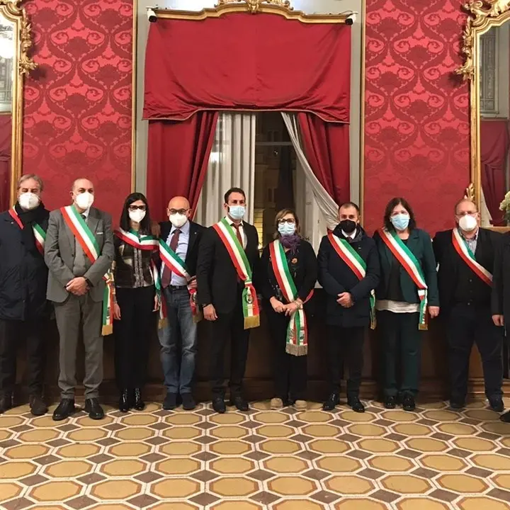 Ospedali chiusi, i 18 sindaci calabresi: «La Regione sia dalla nostra parte»