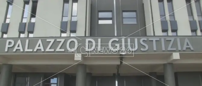 Abusi sulla figlia della convivente, condannato a cinque anni 40enne