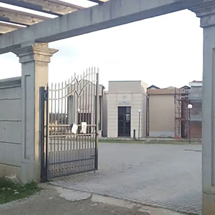 Castrovillari, burocrazia e pochi loculi: salme in attesa di sepoltura da più di un mese
